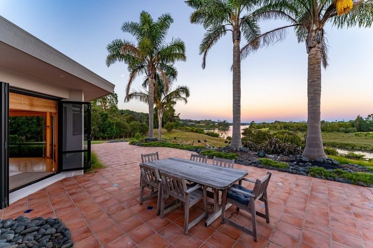 Photo of property in 111 Riverland Road, Kumeu, 0892