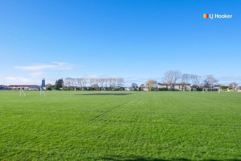 Photo of property in 249 Macandrew Road, Forbury, Dunedin, 9012