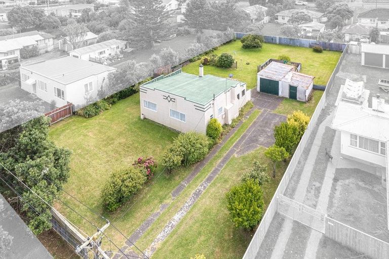 Photo of property in 9 Ruapehu Street, Castlecliff, Whanganui, 4501