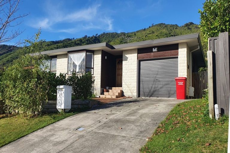 Photo of property in 19 Huia Street, Waikanae, 5036