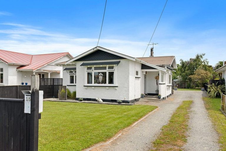 Photo of property in 15 Cambridge Terrace, Masterton, 5810