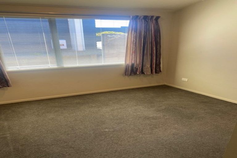 Photo of property in 5 Montrose Place, Highlands Park, New Plymouth, 4312