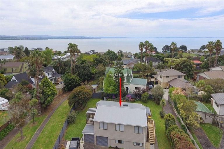 Photo of property in 29 Taihiki Road, Clarks Beach, 2122