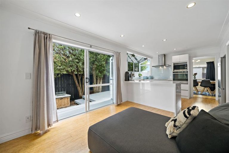 Photo of property in 2/26 Esmonde Road, Takapuna, Auckland, 0622