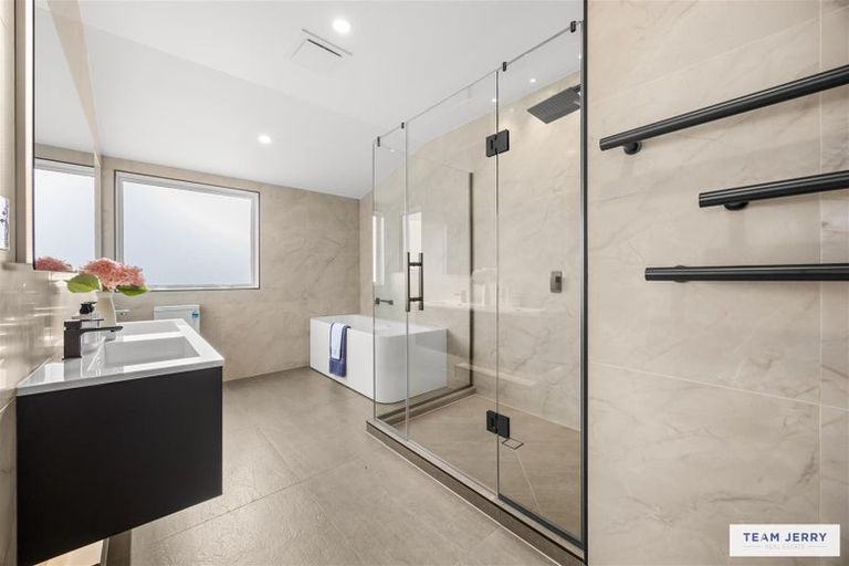 Photo of property in 4 Seawind Way, Hobsonville, Auckland, 0616