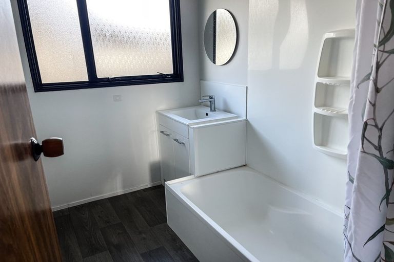 Photo of property in 18 Garland Drive, St Andrews, Hamilton, 3200