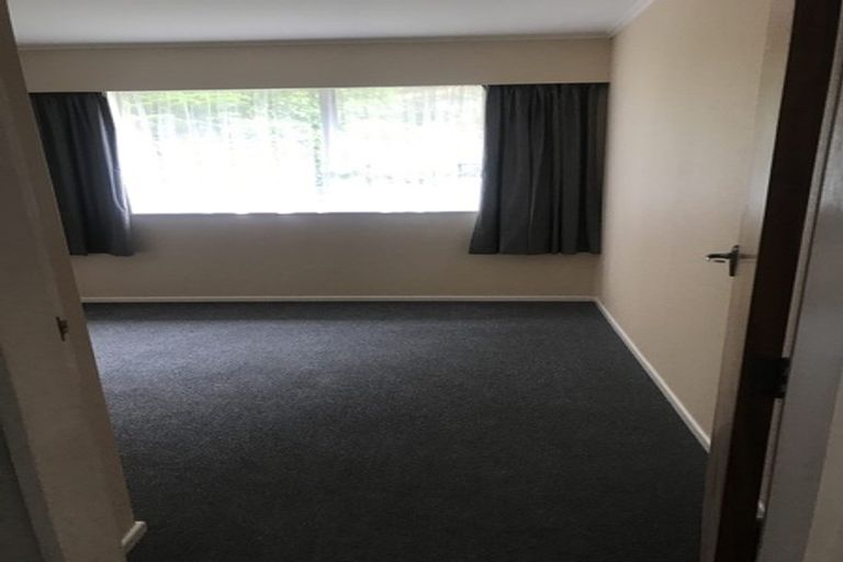 Photo of property in 3 Cyril Way, Paparangi, Wellington, 6037