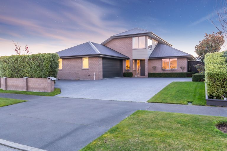 Photo of property in 32 Date Crescent, Aidanfield, Christchurch, 8025