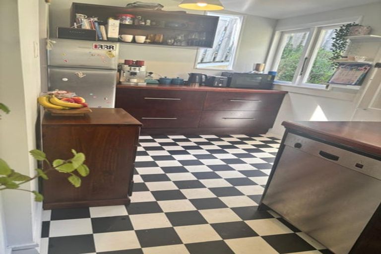 Photo of property in 10 Antico Street, Melrose, Wellington, 6023