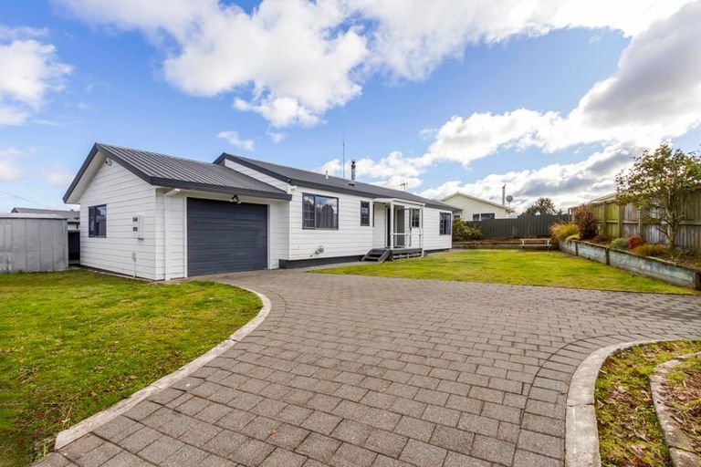 Photo of property in 32 Tawa Street, Hilltop, Taupo, 3330