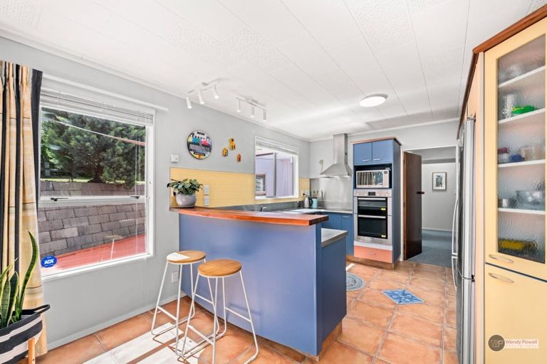 Photo of property in 74 Tirohanga Road, Tirohanga, Lower Hutt, 5010