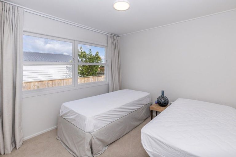 Photo of property in 2 Mears Road, St Andrews, Hamilton, 3200