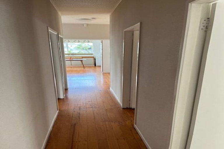 Photo of property in 1/27 Gazelle Avenue, Beach Haven, Auckland, 0626