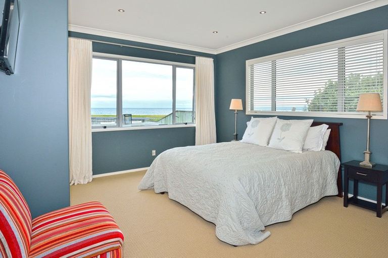 Photo of property in 215 Newcastle Street, Mahia, 4198