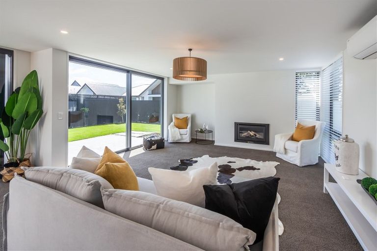 Photo of property in 2 Henridge Place, Avonhead, Christchurch, 8042