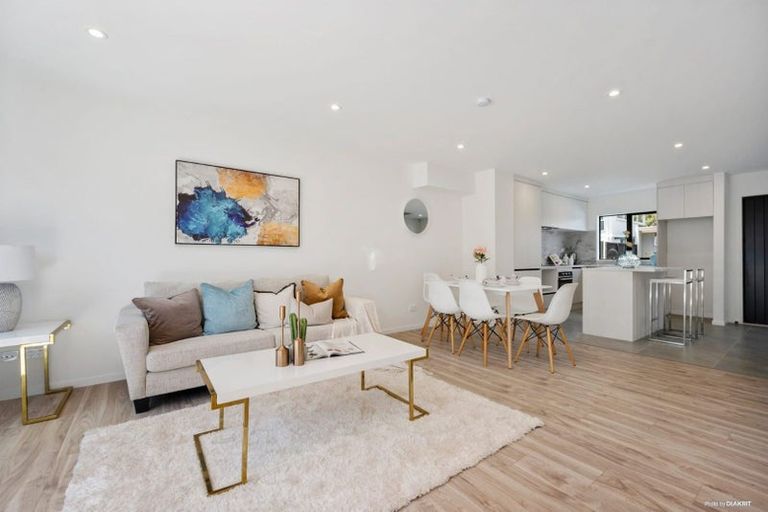 Photo of property in 4/9 Smiths Avenue, Papakura, 2110