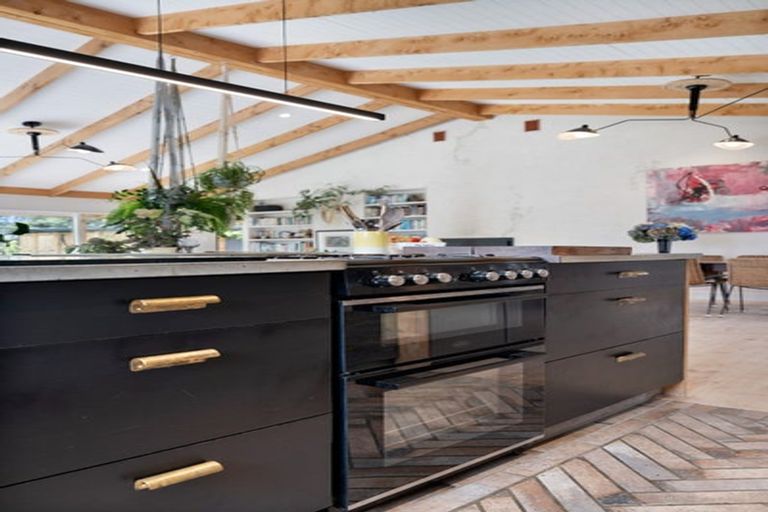 Photo of property in 236 Kiwitahi Road, Helensville, 0875