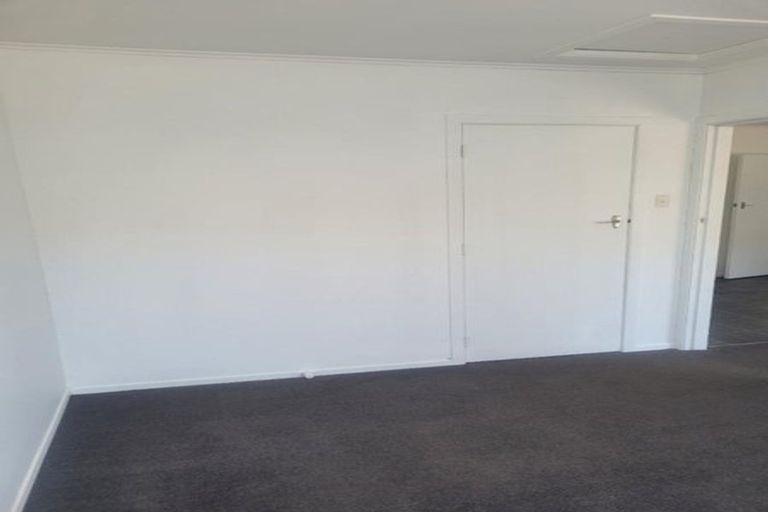 Photo of property in 8 Simons Street, Moturoa, New Plymouth, 4310