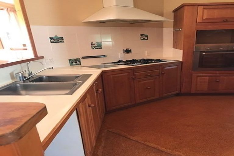 Photo of property in 76 Campbell Road, One Tree Hill, Auckland, 1061