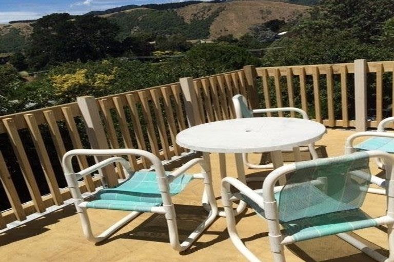 Photo of property in 28 Forest Road, Raumati South, Paraparaumu, 5032