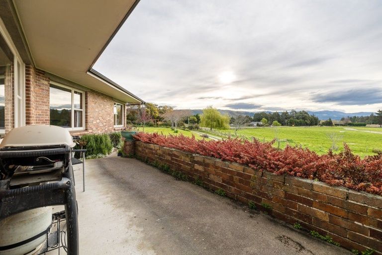Photo of property in 229 Waihao Back Road, Waimate, 7979