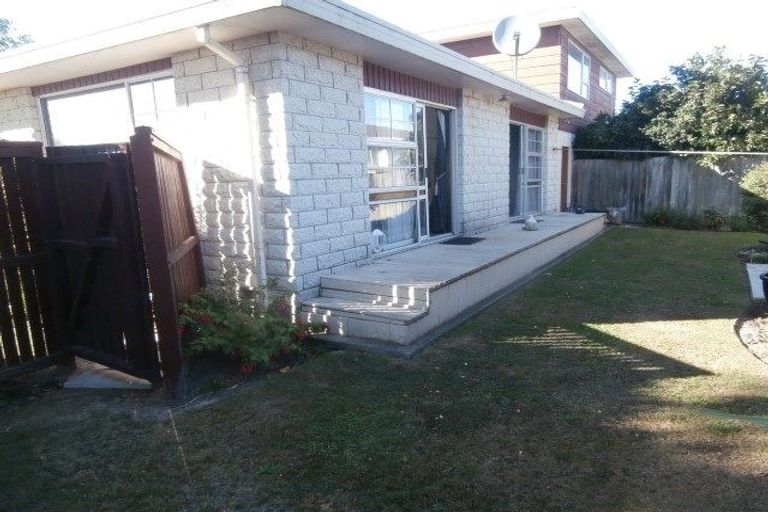 Photo of property in 1/5 Salford Avenue, Redwood, Christchurch, 8051