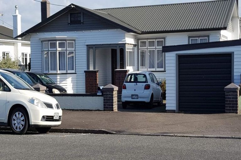 Photo of property in 46 Sackville Street, Fitzroy, New Plymouth, 4312