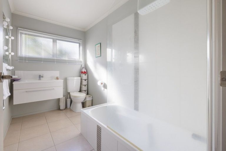 Photo of property in 28 Tory Way, Omokoroa, 3114