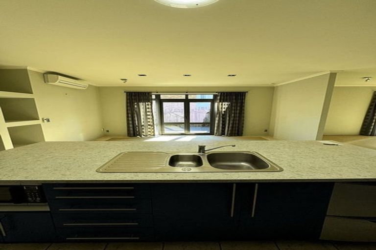 Photo of property in 127 Victoria Street, Cambridge, 3434