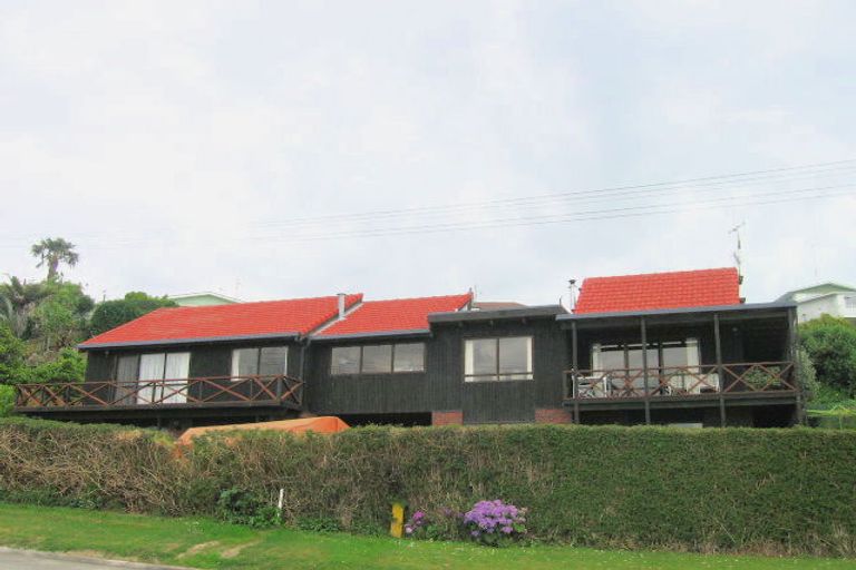 Photo of property in 50-52 The Esplanade, Omokoroa, 3114