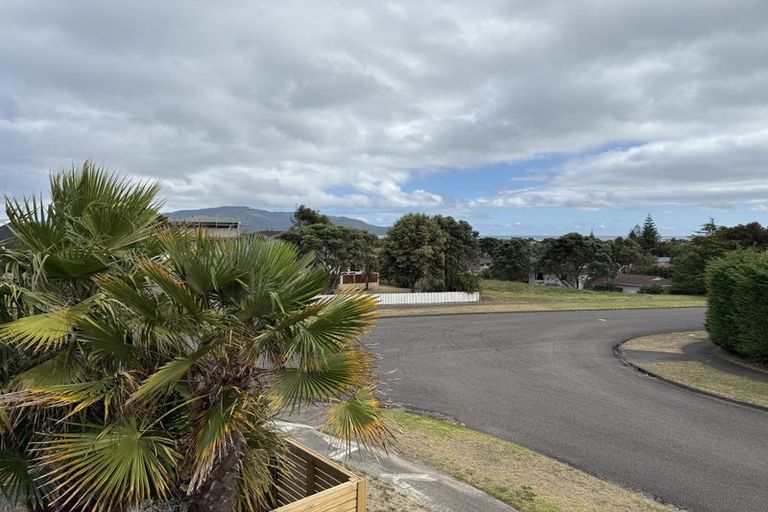 Photo of property in 15 Campion Road, Waikanae Beach, Waikanae, 5036