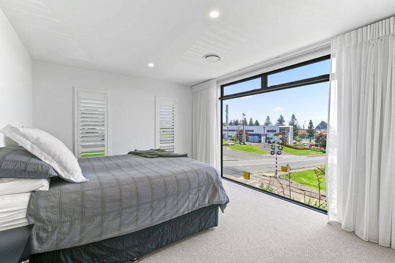 Photo of property in 9 Bayly Road, Moturoa, New Plymouth, 4310