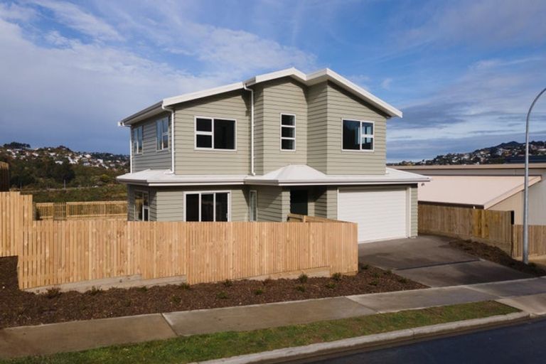 Photo of property in 70 Farnworth Terrace, Glenside, Wellington, 6037