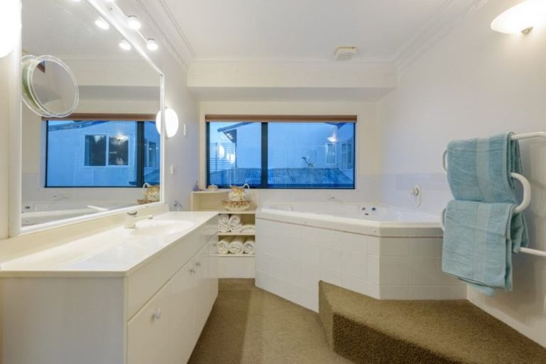 Photo of property in 994 Papamoa Beach Road, Papamoa Beach, Papamoa, 3118