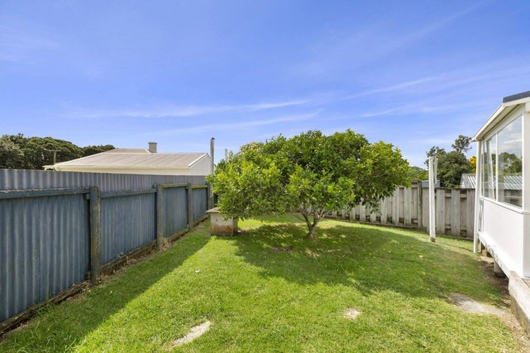 Photo of property in 10 Wallis Street, Raglan, 3225