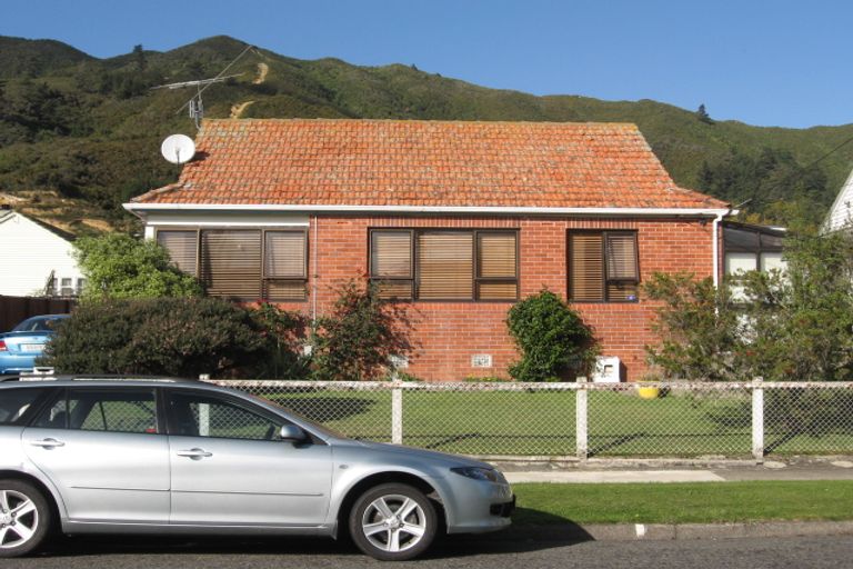 Photo of property in 7 Newcombe Street, Naenae, Lower Hutt, 5011