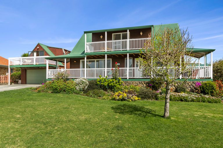 Photo of property in 7 Puriri Street, Raglan, 3225