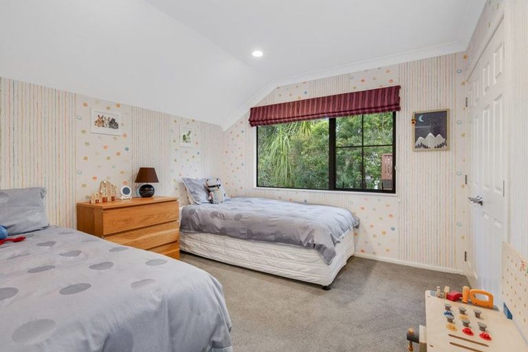 Photo of property in 12 Hobbs Road, Matakatia, Whangaparaoa, 0930