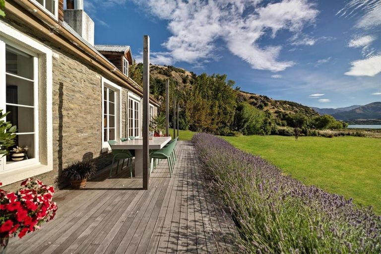 Photo of property in 2 Marshall Avenue, Lake Hayes, Queenstown, 9371