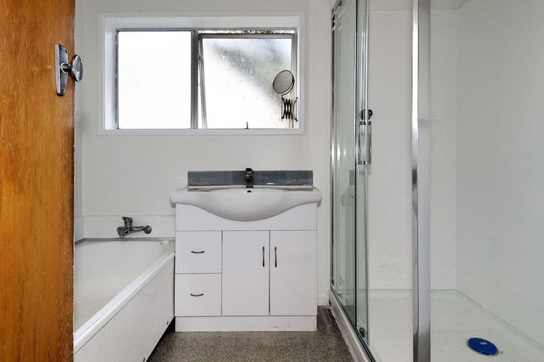 Photo of property in 5 Kotinga Avenue, Glen Eden, Auckland, 0602