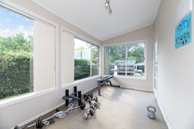 Photo of property in 30 Triangle Road, Massey, Auckland, 0614