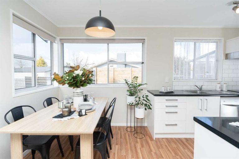 Photo of property in 17 Margaret Place, Deanwell, Hamilton, 3206