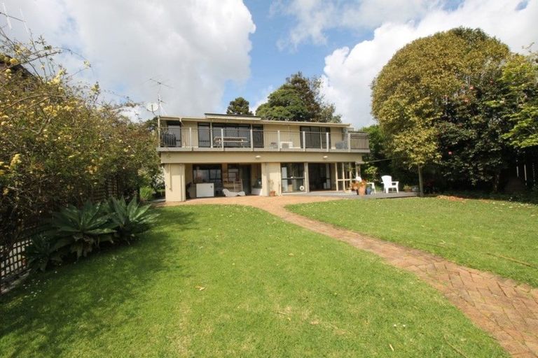 Photo of property in 65 Marellen Drive, Red Beach, 0932