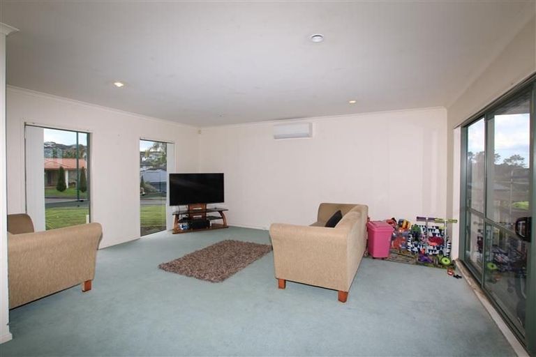 Photo of property in 22 San Pedro Place, Henderson, Auckland, 0612