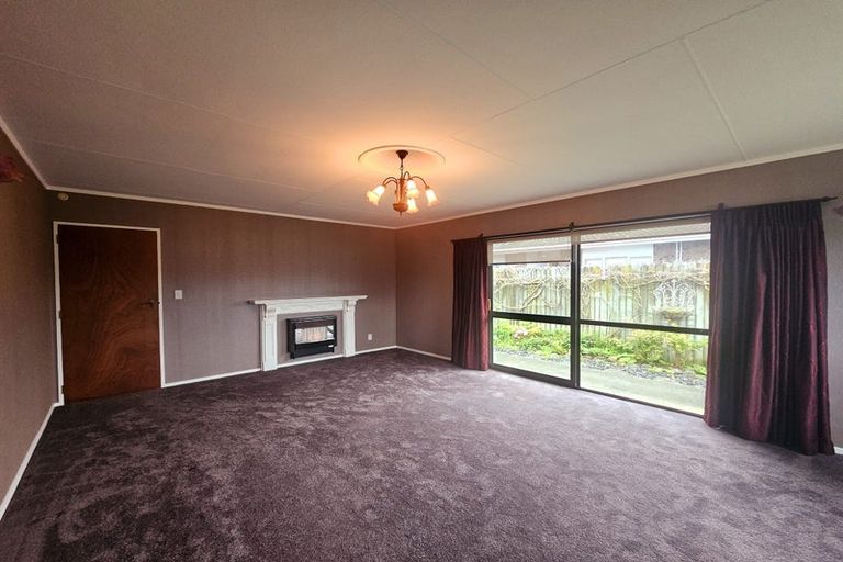Photo of property in 16 Warwick Place, Springvale, Whanganui, 4501