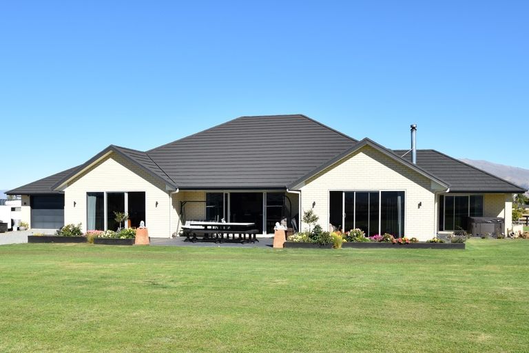 Photo of property in 4 The Drive, Twizel, 7999