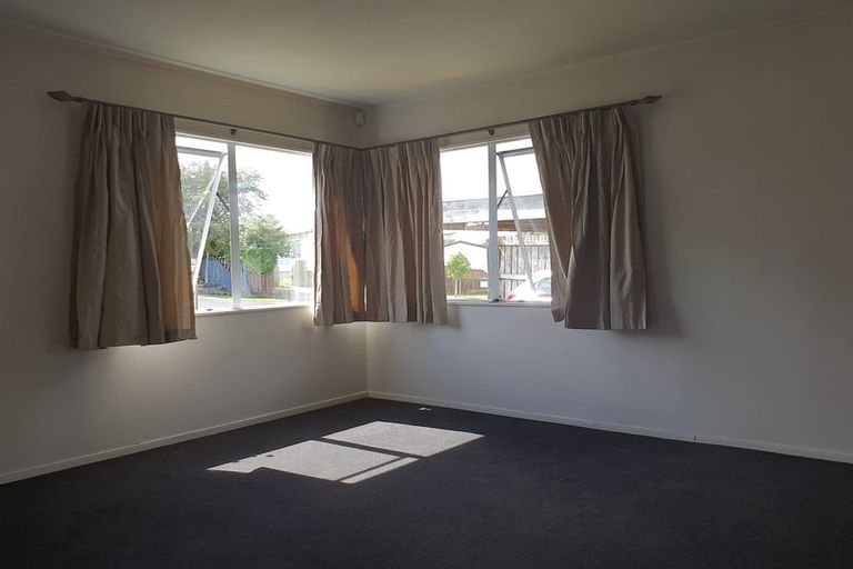 Photo of property in 33 Addison Drive, Glendene, Auckland, 0602