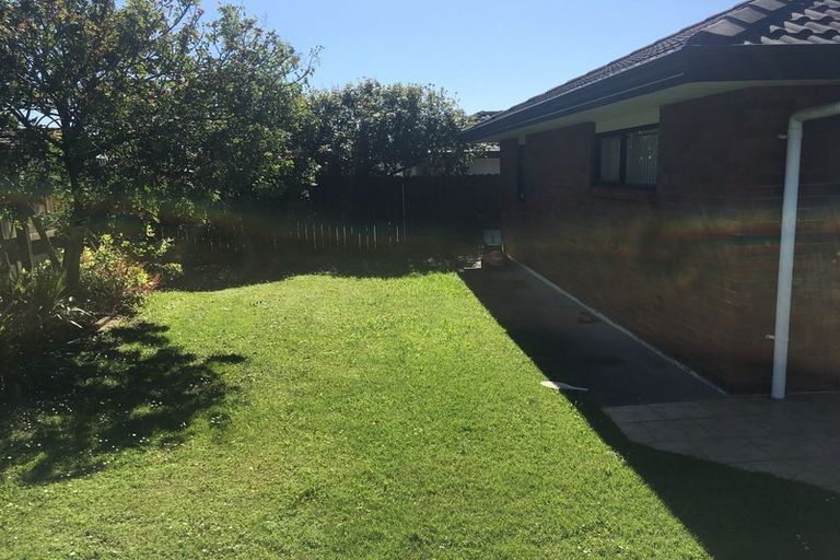 Photo of property in 6 Shankill Place, East Tamaki, Auckland, 2013