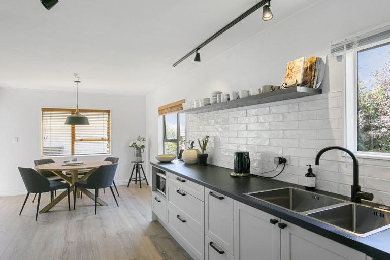 Photo of property in 76 Khandallah Road, Ngaio, Wellington, 6035