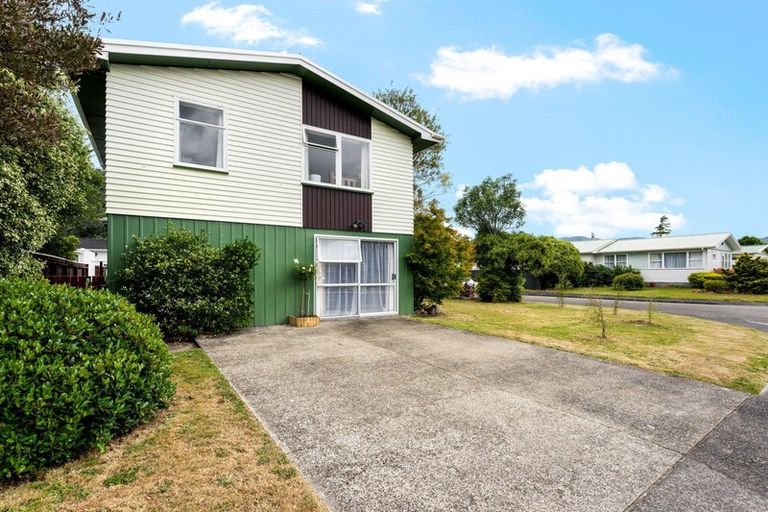 Photo of property in 1 Ruapae Grove, Trentham, Upper Hutt, 5018